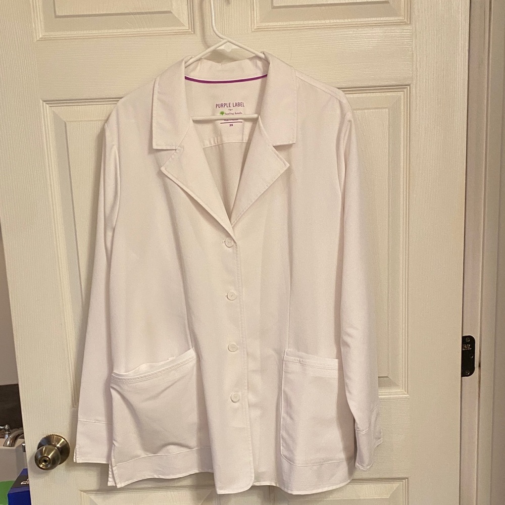 Healing Hands 2x scrub lab coat